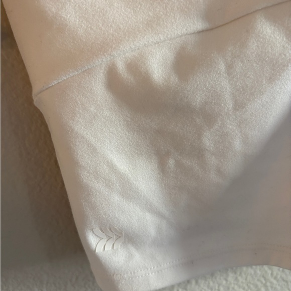 All in Motion White V-Neck Tank Top - Picture 3 of 4